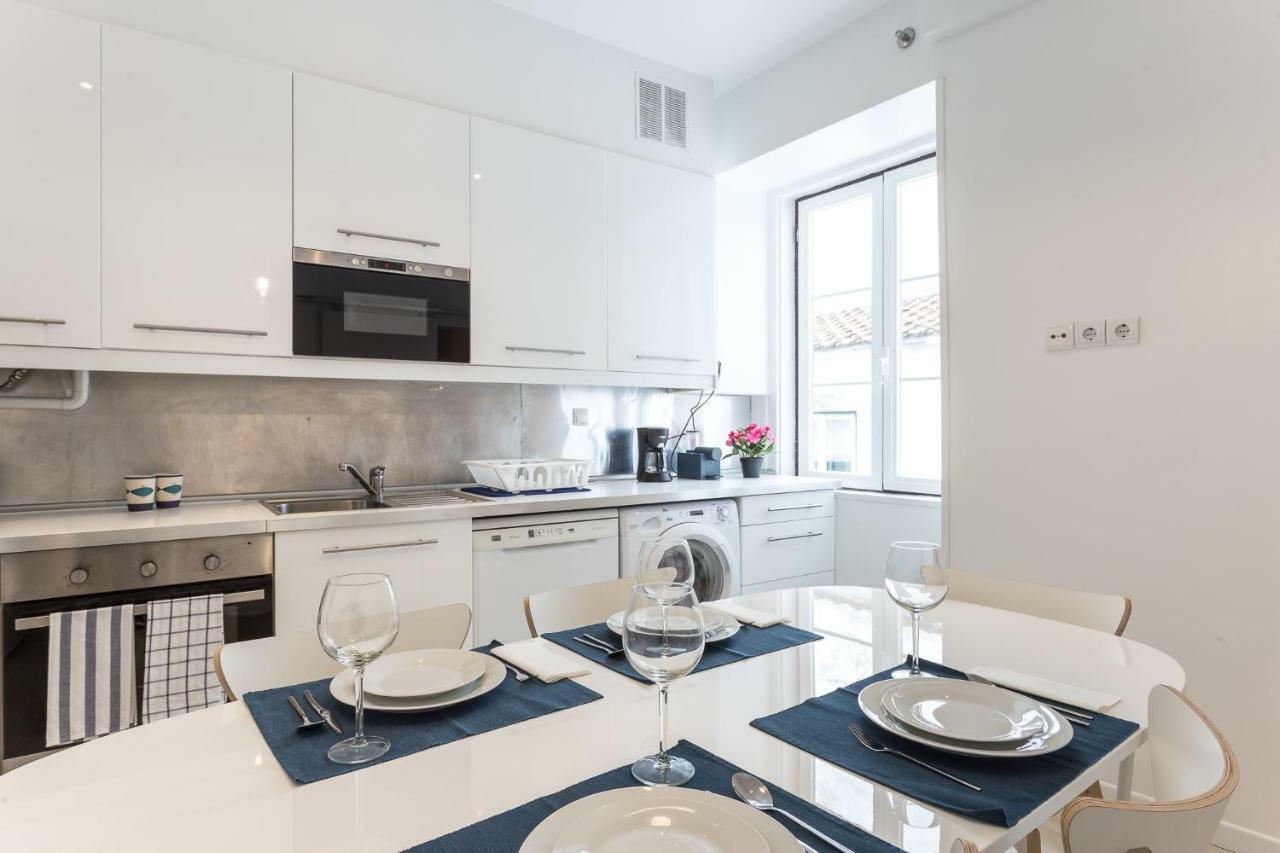 Three Bedroom Apartment In Historical Centre -Bairro Alto Lisboa Ngoại thất bức ảnh